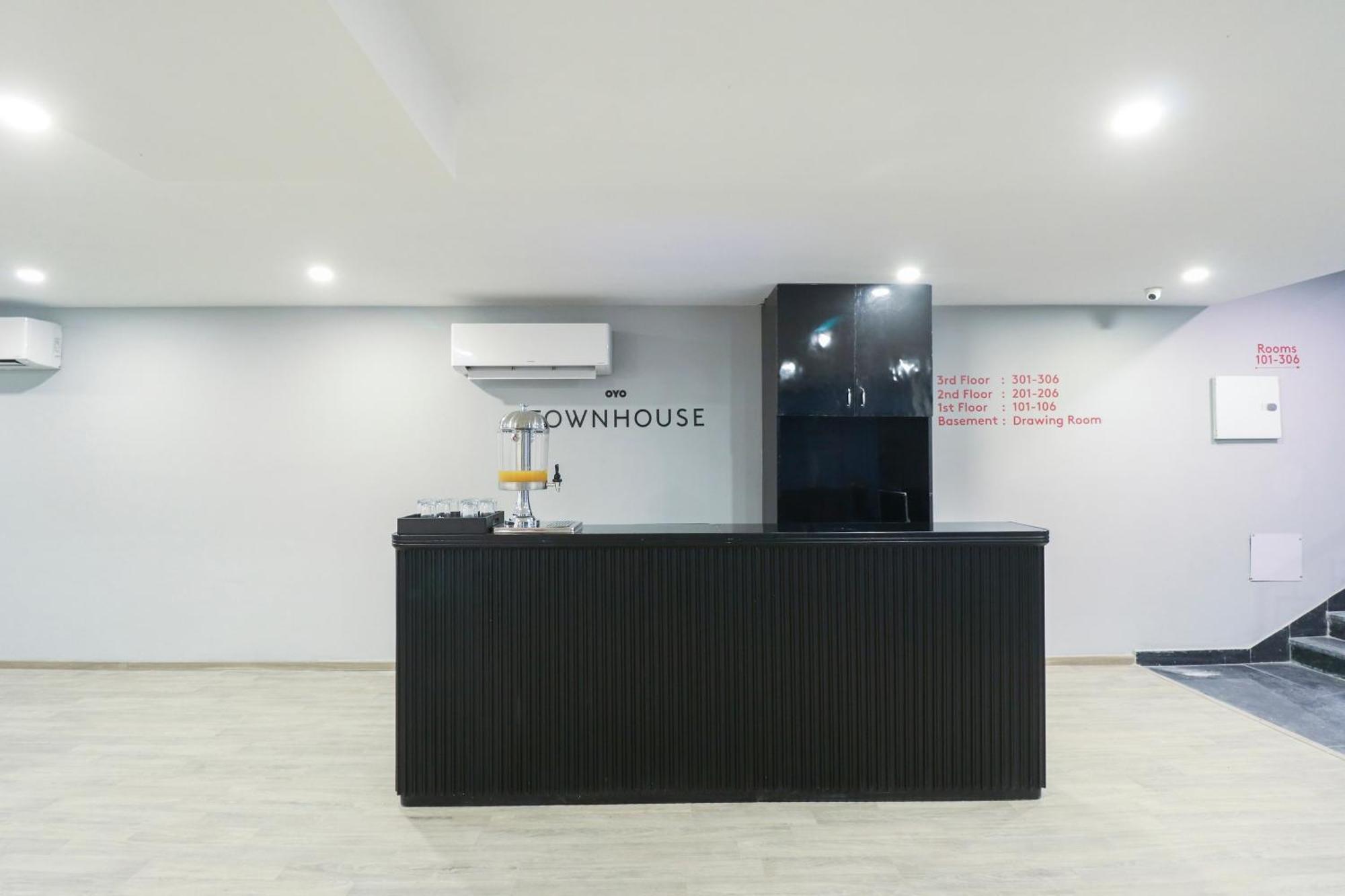 OYO Townhouse 588 Noida Sector 71 Indirapuram Exterior foto